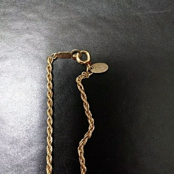 Citation gold tone necklace - Picture 3 of 4